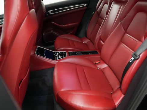 Certified 2023 Porsche Panamera 4 Platinum Edition AWD/4WD image 17