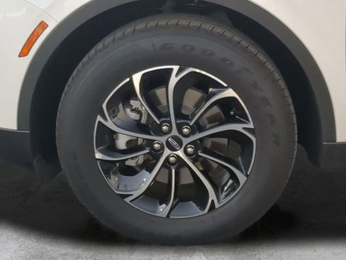 New 2026 Lincoln Nautilus Premier AWD/4WD image 9