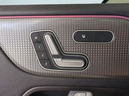 Used 2022 Mercedes-Benz GLB 250 image 23