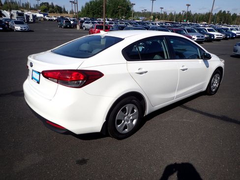 Used 2017 Kia Forte LX w/ LX Popular Package image 5
