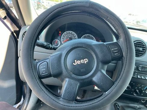 Used 2007 Jeep Liberty Sport AWD/4WD image 13