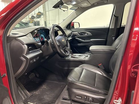 Used 2019 Chevrolet Traverse LT image 11