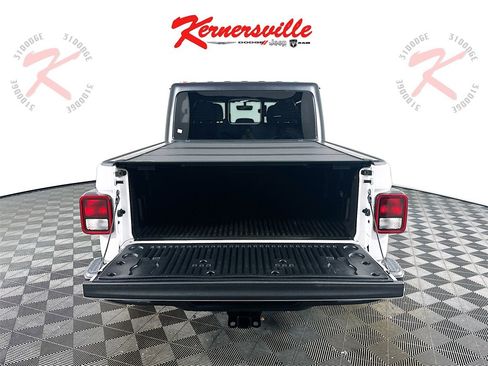 Used 2023 Jeep Gladiator Mojave w/ Cold Weather Group image 29