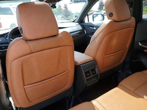 Certified 2023 Cadillac XT4 Premium Luxury FWD image 11