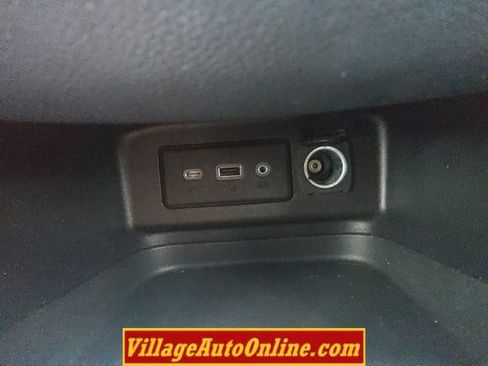 Used 2019 Chevrolet Equinox LT image 27