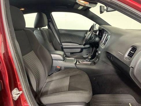 Used 2019 Dodge Charger SXT w/ Cold Weather Package AWD/4WD image 19