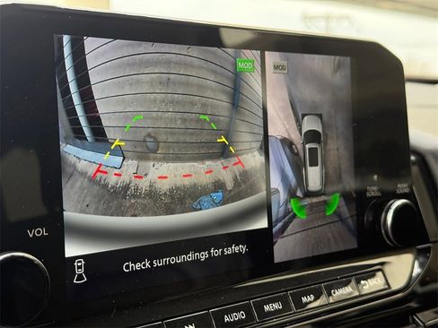 Used 2023 Nissan Pathfinder Platinum w/ Lighting Package (N92) image 24