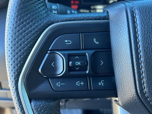 Used 2025 Toyota Tundra Limited AWD/4WD image 24
