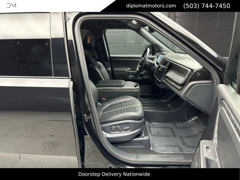 Used 2022 Rivian R1T Adventure image 19