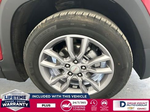 Used 2024 GMC Terrain SLT w/ Tech Package image 9