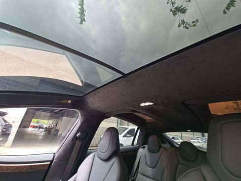 Used 2018 Tesla Model X 75D AWD/4WD image 6