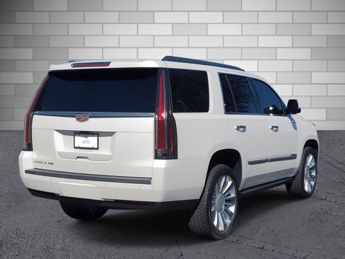 Used 2018 Cadillac Escalade Platinum image 5