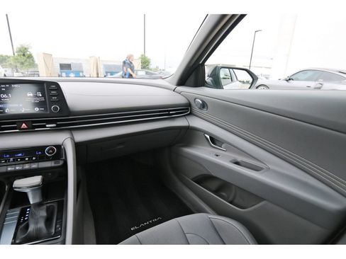 Certified 2025 Hyundai Elantra Sport FWD image 13