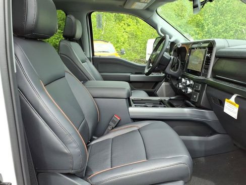 New 2026 Ford F250 Lariat w/ Black Appearance Package AWD/4WD image 14