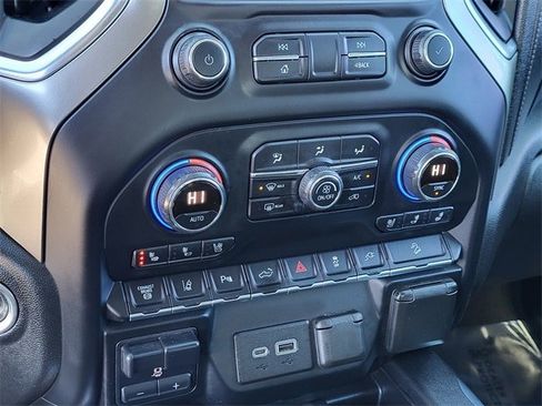 Used 2020 Chevrolet Silverado 2500 LTZ w/ LTZ Premium Package image 18