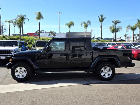 Certified 2023 Jeep Gladiator Sport image 2