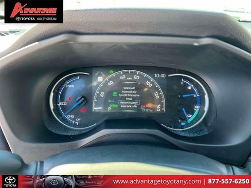 Used 2023 Toyota RAV4 SE w/ Weather & Moonroof Package image 31