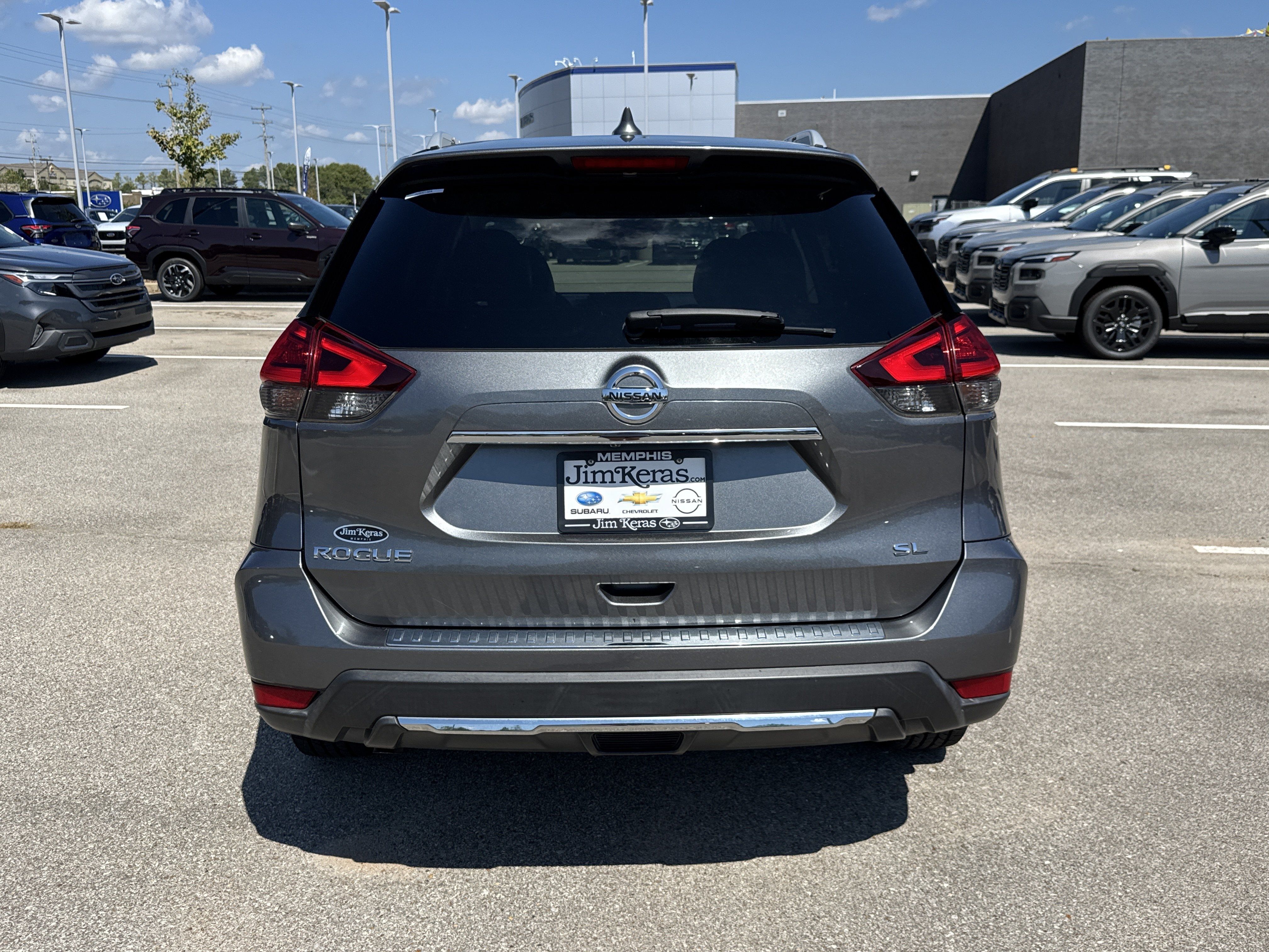 Used 2017 Nissan Rogue SL w/ SL Premium Package FWD image 4