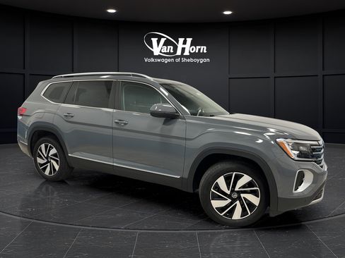 Used 2025 Volkswagen Atlas SEL AWD/4WD image 1