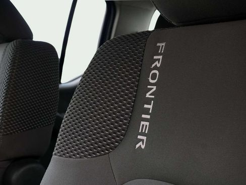 Used 2018 Nissan Frontier S RWD image 15