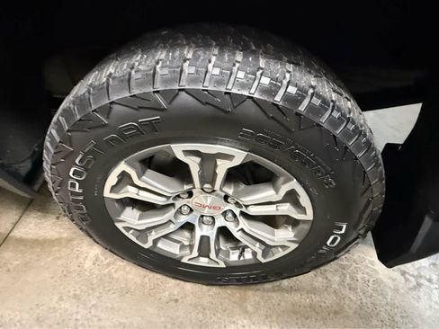 Used 2019 GMC Sierra 1500 SLE image 10