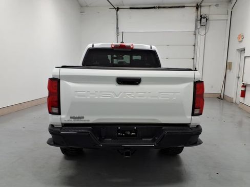 Used 2023 Chevrolet Colorado Z71 w/ Z71 Convenience Package 2 AWD/4WD image 4