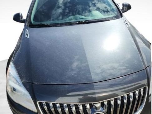 Used 2017 Buick Regal Sport Touring image 5