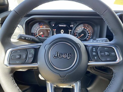 New 2026 Jeep Wrangler Unlimited Sahara AWD/4WD image 14