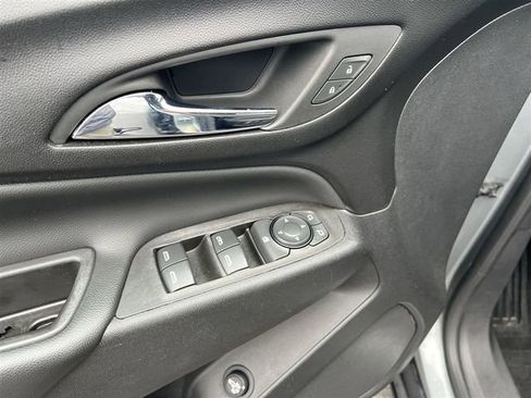 Used 2023 Chevrolet Equinox LT image 19