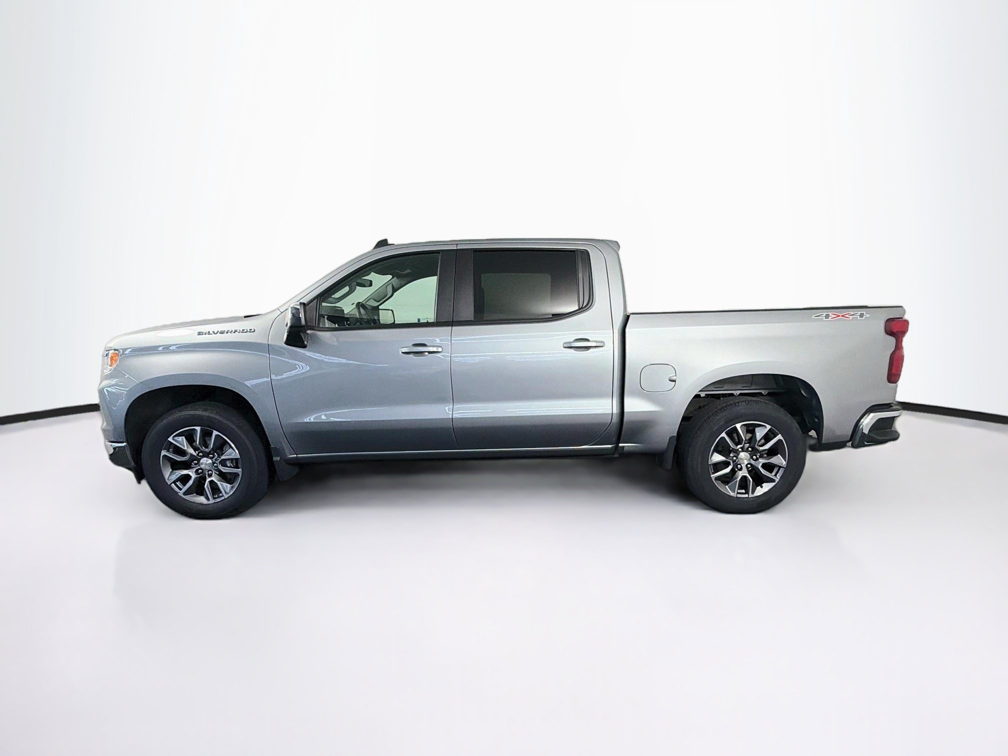 Used 2024 Chevrolet Silverado 1500 LT AWD/4WD image 4