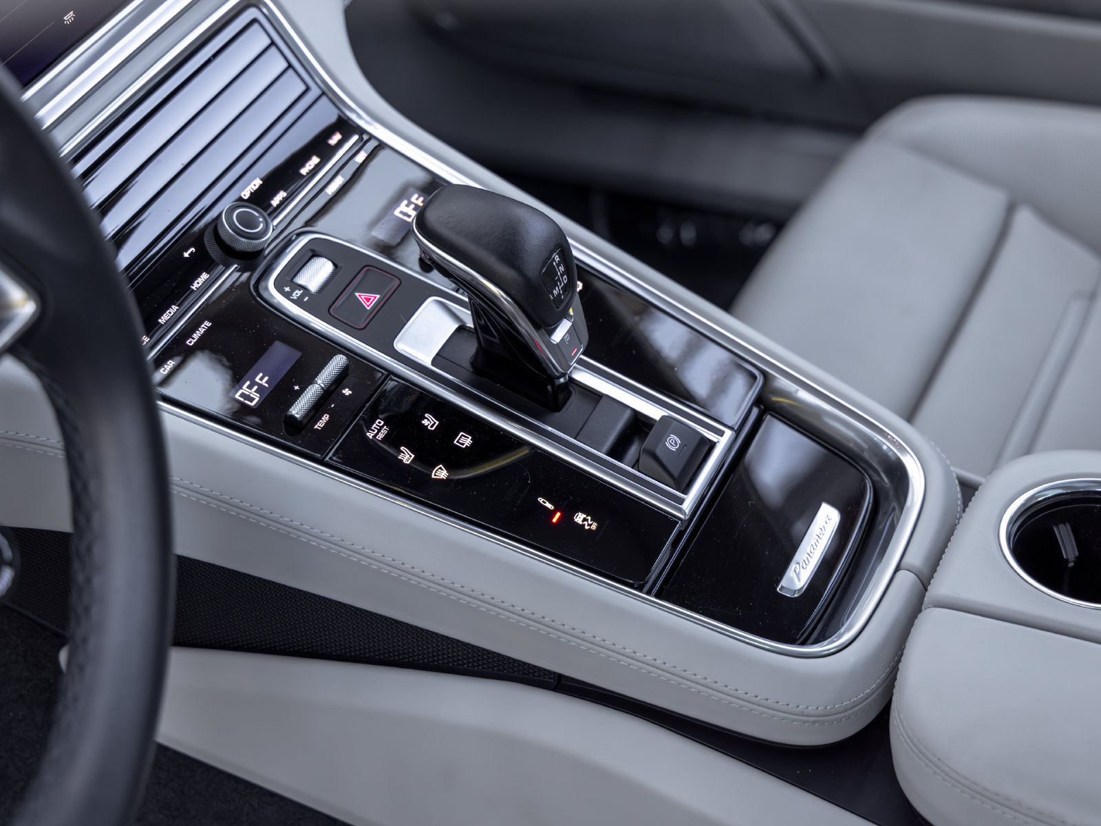 Certified 2022 Porsche Panamera 4S AWD/4WD image 38