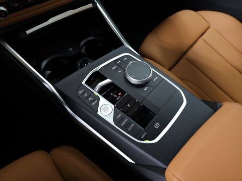 New 2026 BMW 330i xDrive Sedan w/ Premium Package AWD/4WD image 29