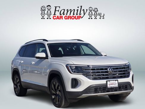 New 2026 Volkswagen Atlas SE FWD image 2