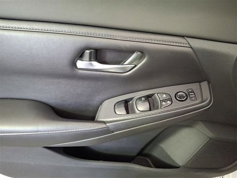 Used 2022 Nissan Sentra SV image 11