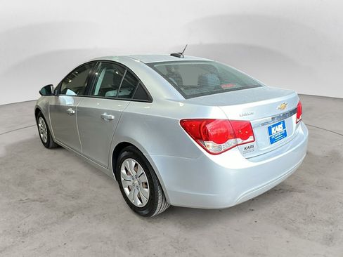 Used 2016 Chevrolet Cruze LS image 4