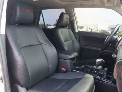 Used 2019 Toyota 4Runner TRD Off-Road Premium AWD/4WD image 23