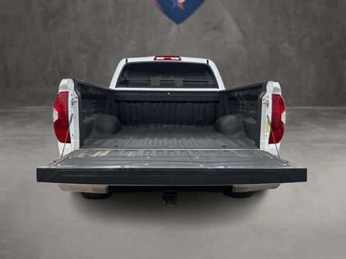 Used 2017 Toyota Tundra SR5 w/ SR5 Upgrade Package image 10