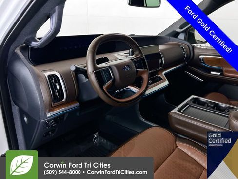 Used 2025 Ford Expedition Max King Ranch image 3
