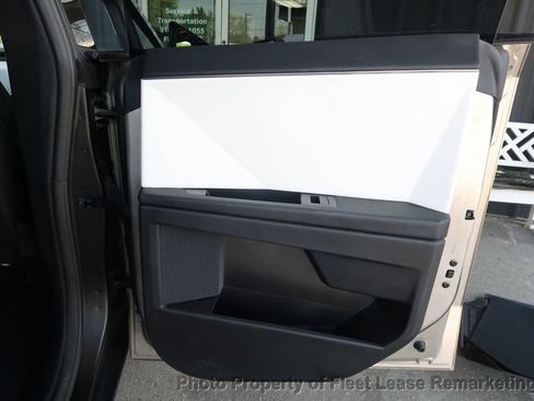 Used 2024 Tesla Cybertruck AWD Crew Cab image 22