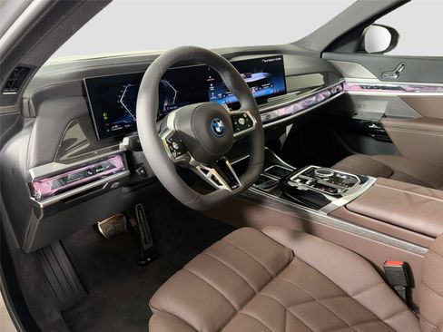 New 2026 BMW 750e xDrive AWD/4WD image 9