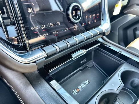 New 2026 GMC Yukon XL Denali Ultimate w/ LPO, Floor Liner Package AWD/4WD image 27