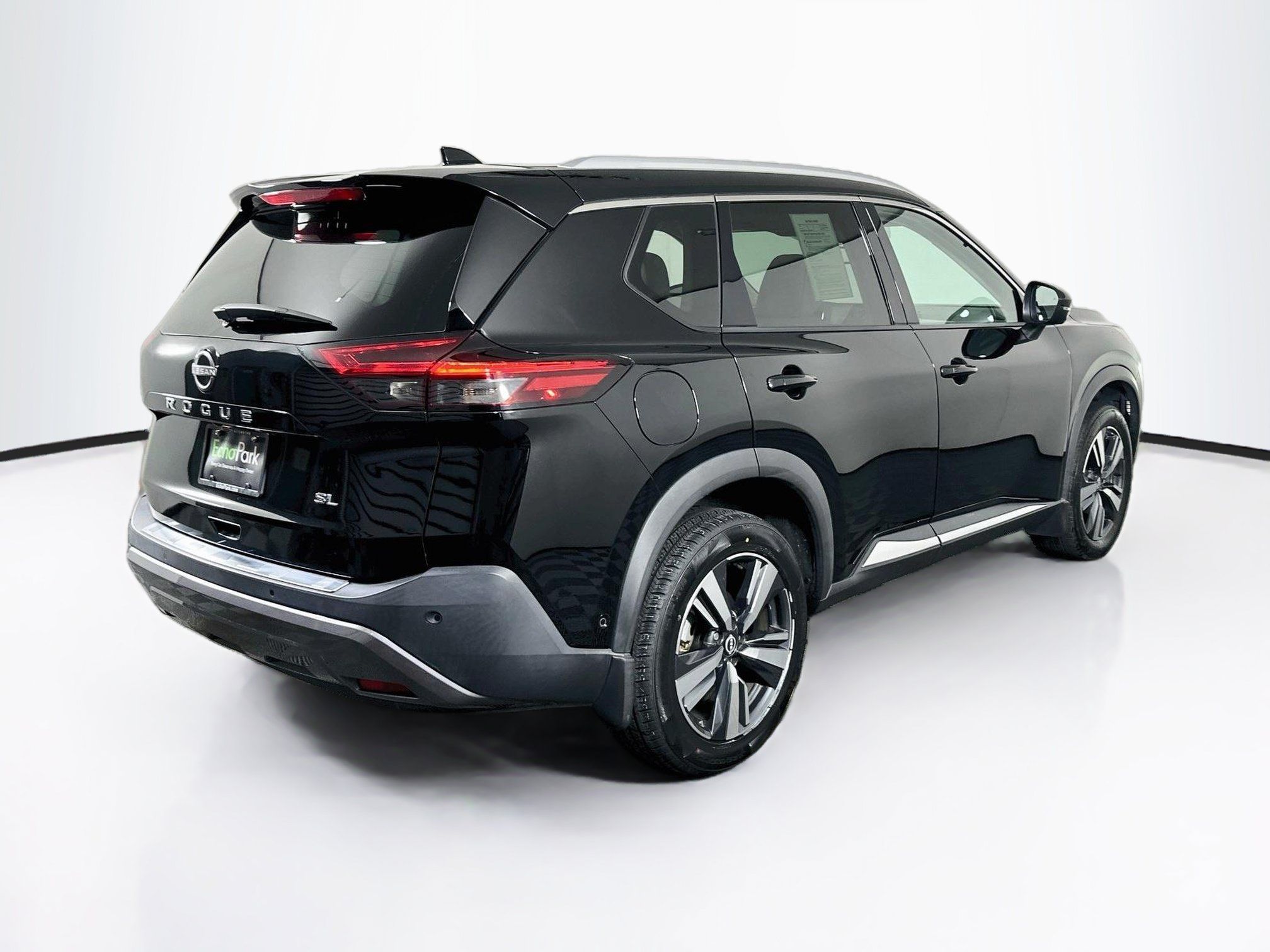 Used 2023 Nissan Rogue SL w/ SL Premium Package FWD image 9