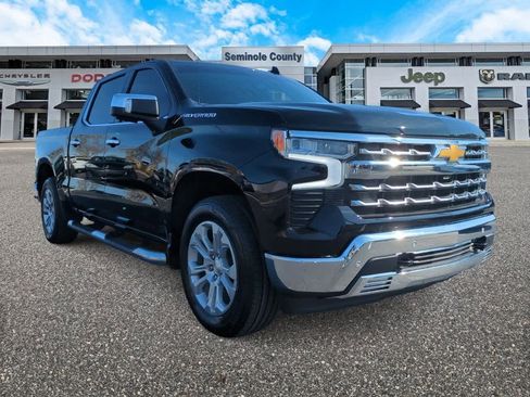 Used 2025 Chevrolet Silverado 1500 LTZ w/ LTZ Premium Package image 2