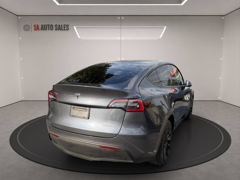 Used 2021 Tesla Model Y Long Range AWD/4WD image 5