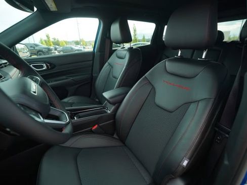 New 2025 Jeep Compass Trailhawk w/ Sun & Sound Group image 34