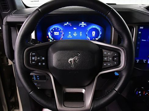 Used 2025 Ford Bronco Outer Banks image 18