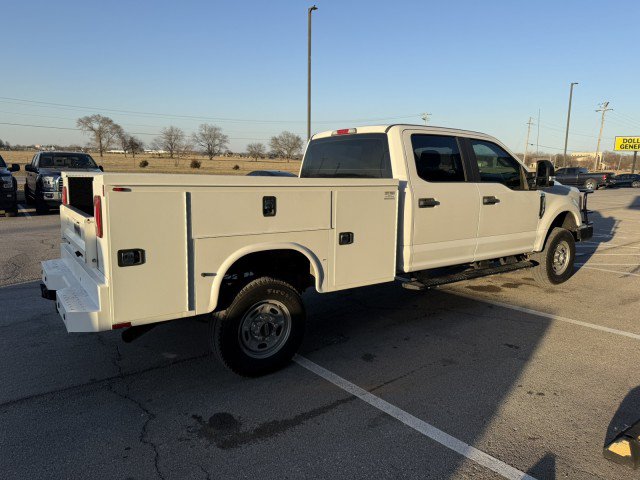 Used 2019 Ford F350 XL w/ Power Equipment Group AWD/4WD image 2