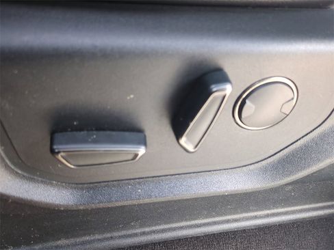 Used 2018 Ford F150 Raptor w/ Exterior Graphics Package image 22