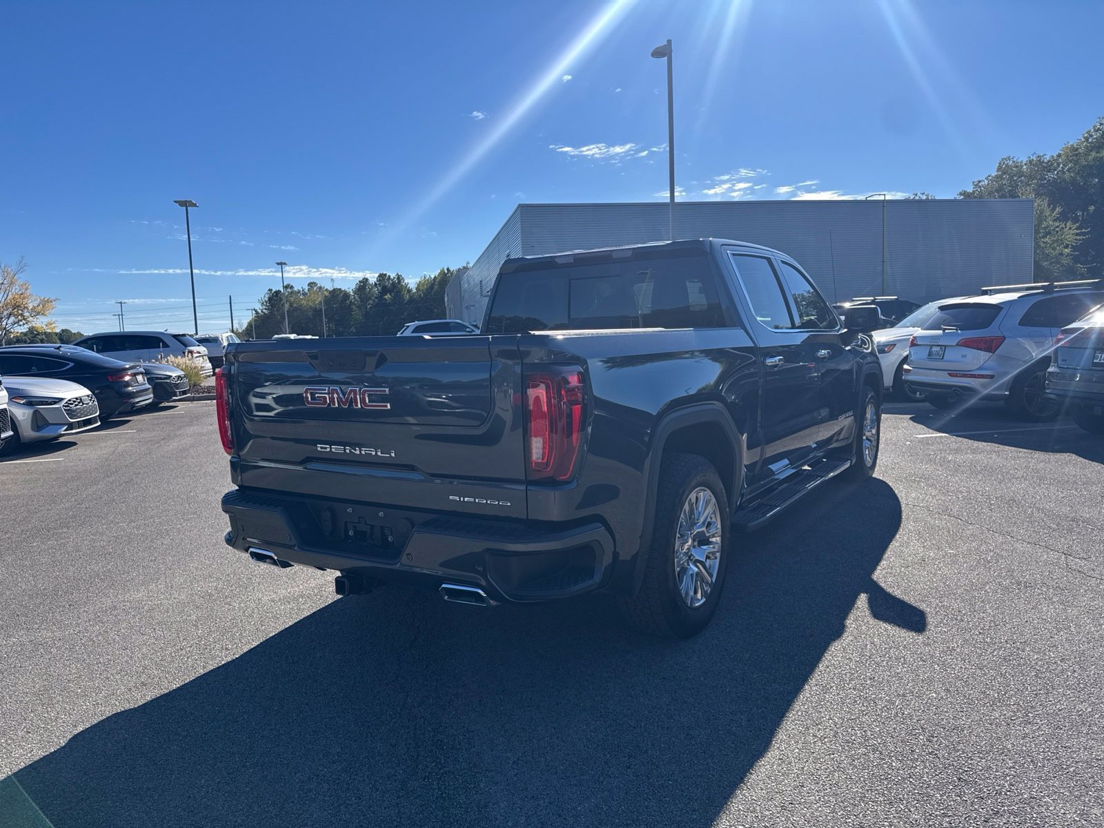 Used 2022 GMC Sierra 1500 Denali w/ Driver Alert Package II AWD/4WD image 5