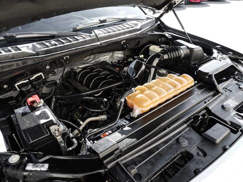 Used 2016 Ford F150 Platinum w/ Equipment Group 701A Luxury image 47